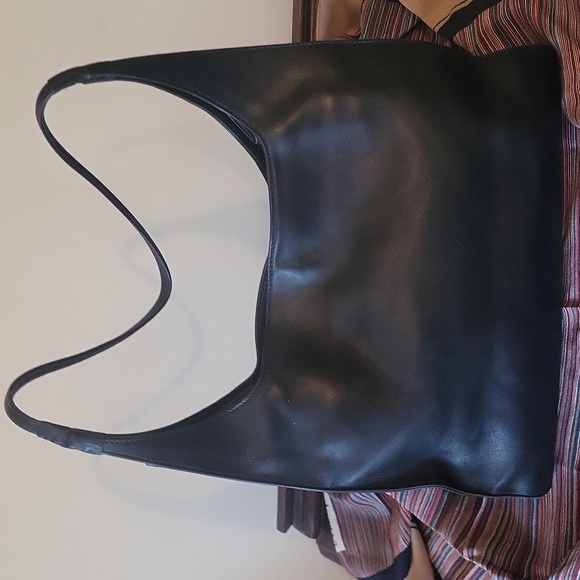 Vintage Gucci Black Leather Shoulder Bag - Picture 4 of 14